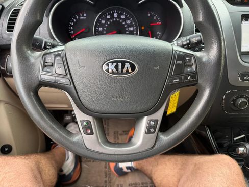 Used 2015 Kia Sorento LX FWD image 11