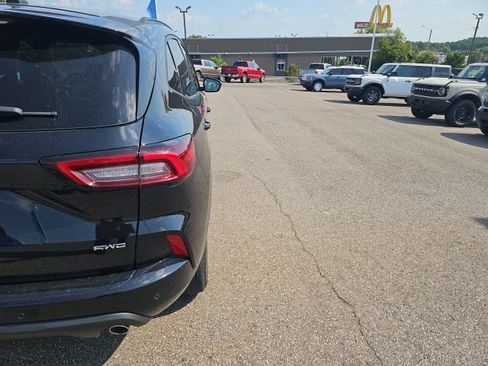 Used 2024 Ford Escape ST-Line w/ Tech Pack #1 AWD/4WD image 8