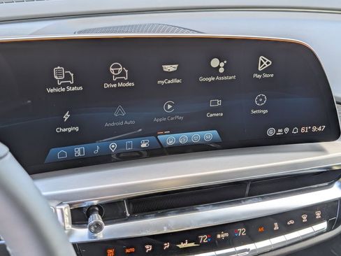 New 2026 Cadillac Lyriq Premium Luxury image 25