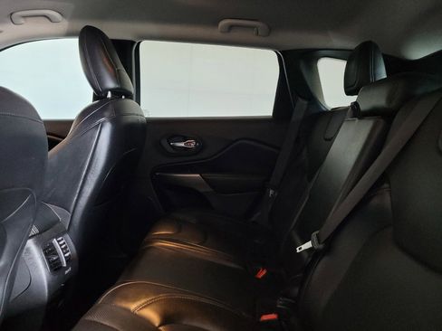 Used 2020 Jeep Cherokee Limited FWD image 18