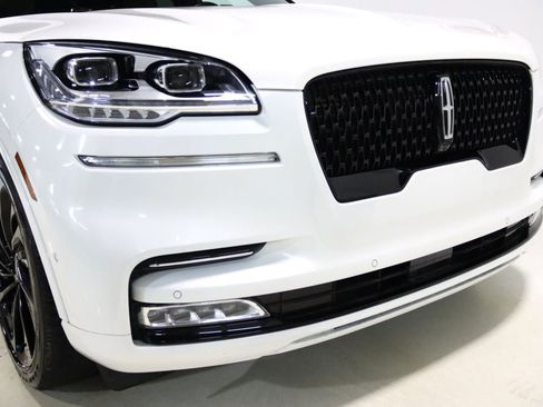 Used 2024 Lincoln Aviator Black Label AWD/4WD image 27