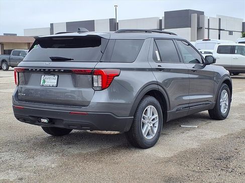New 2026 Ford Explorer Active RWD image 11