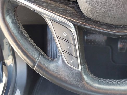 Used 2020 Cadillac XT5 Premium Luxury image 24