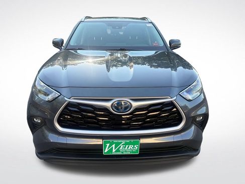 Used 2021 Toyota Highlander XLE AWD/4WD image 9