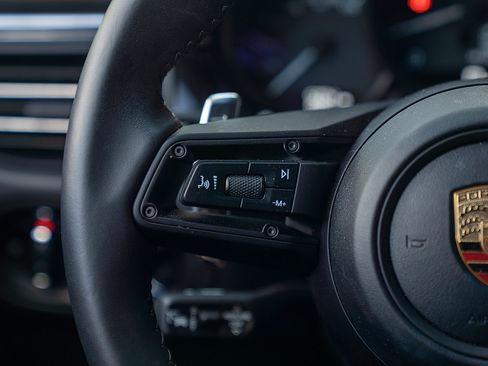 Certified 2026 Porsche Macan Turbo AWD/4WD image 7