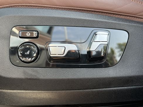 Used 2025 BMW X7 M60i AWD/4WD image 36