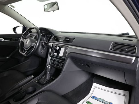 Used 2018 Volkswagen Passat 2.0T R-Line FWD image 23