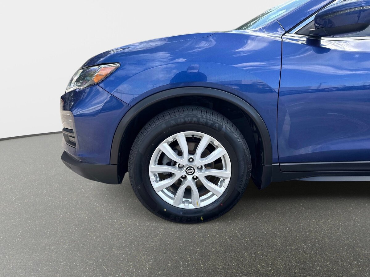 Used 2019 Nissan Rogue S w/ Special Edition Package FWD image 9