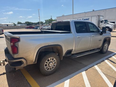 Used 2020 Chevrolet Silverado 2500 LT w/ Texas Edition AWD/4WD image 7