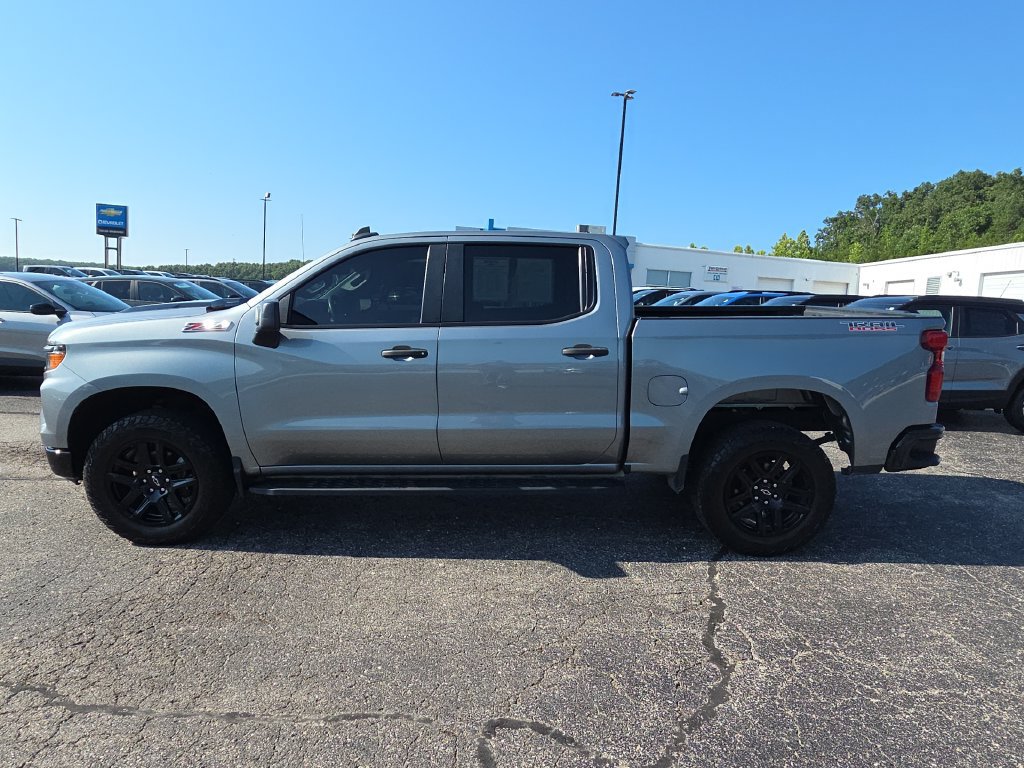 Used 2023 Chevrolet Silverado 1500 Custom Trail Boss AWD/4WD image 5
