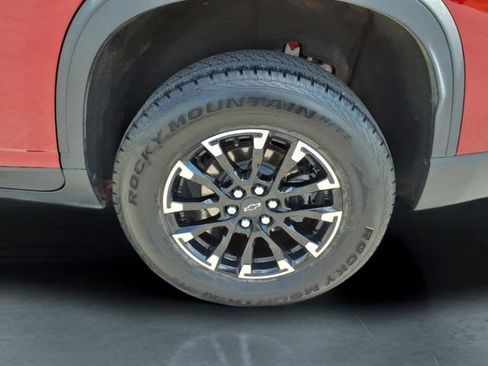 Used 2024 Chevrolet Traverse Z71 w/ LPO, Floor Liner Package AWD/4WD image 13