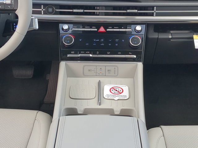Certified 2025 Hyundai Santa Fe SEL FWD image 18