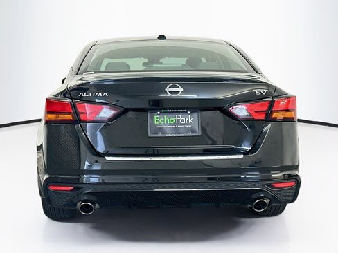 Used 2023 Nissan Altima 2.5 SV w/ SV Premium Package FWD image 7
