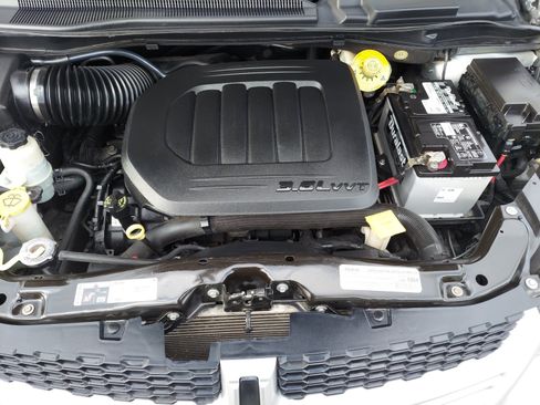 Used 2019 Dodge Grand Caravan GT FWD image 31
