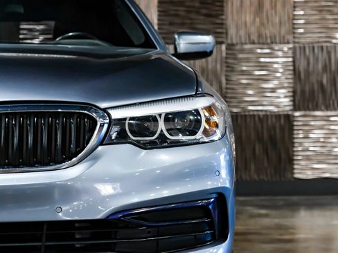 Used 2019 BMW 540i xDrive AWD/4WD image 48