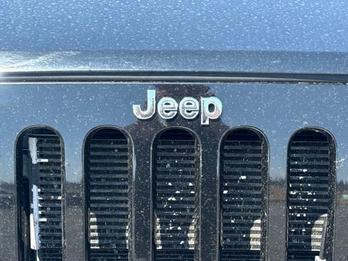 Used 2013 Jeep Wrangler Unlimited Sahara w/ Connectivity Group AWD/4WD image 42