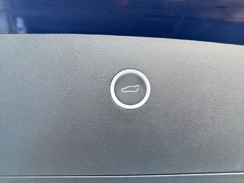 Used 2019 Tesla Model X 100D image 9