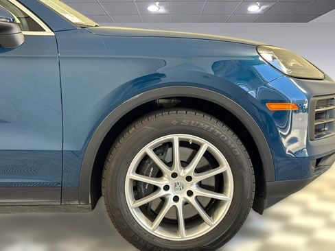 Used 2024 Porsche Cayenne AWD/4WD image 36