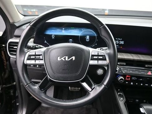 Used 2024 Kia Telluride SX w/ Towing Package FWD image 7
