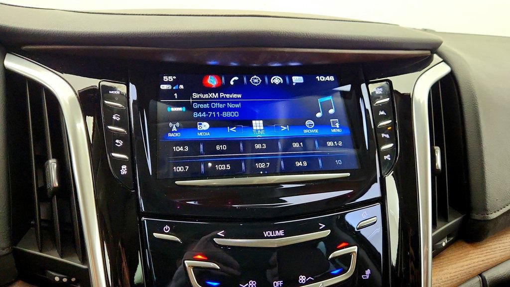 Used 2020 Cadillac Escalade Premium Luxury AWD/4WD image 17