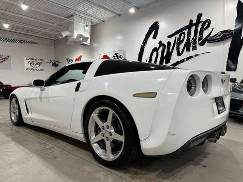 Used 2005 Chevrolet Corvette Coupe w/ Preferred Equipment Group RWD image 4