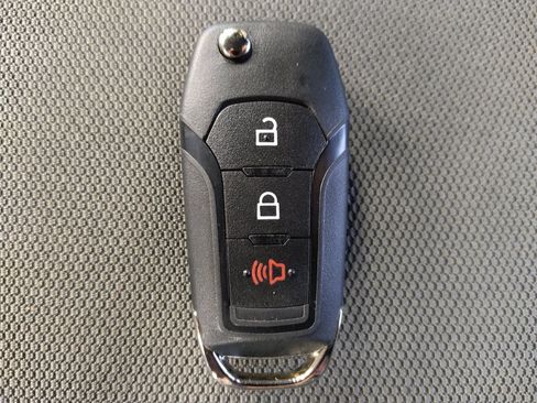 Used 2017 Ford F150 XLT image 32