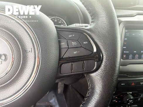 Used 2020 Jeep Renegade Altitude AWD/4WD image 16