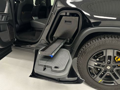 Used 2022 Rivian R1T Adventure image 42