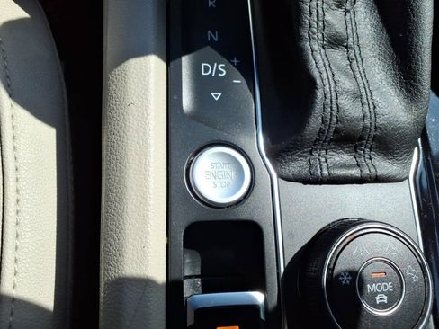 Used 2019 Volkswagen Atlas SEL AWD/4WD image 28