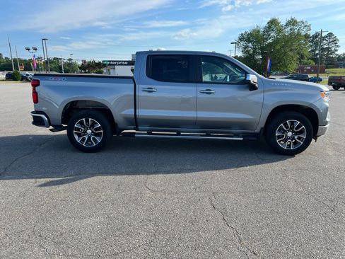 Used 2023 Chevrolet Silverado 1500 LT AWD/4WD image 6