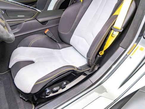 Used 2022 Chevrolet Corvette Stingray Premium Conv image 39