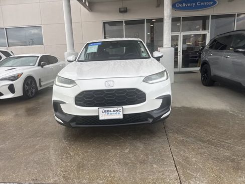 Certified 2025 Honda HR-V LX image 2