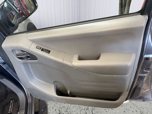 Used 2020 Nissan Frontier SV w/ Midnight Edition Floor Mats AWD/4WD image 14