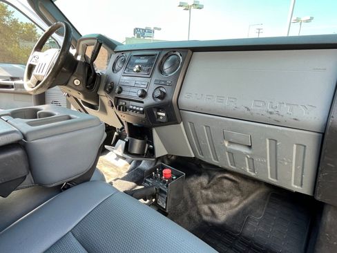 Used 2016 Ford F550 4x4 SuperCab Super Duty image 17