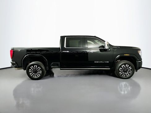 Used 2025 GMC Sierra 3500 Denali Ultimate AWD/4WD image 9