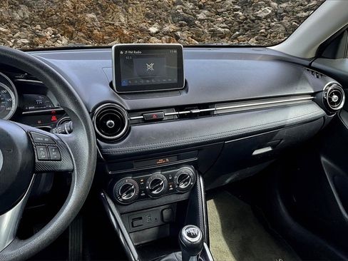 Used 2017 Toyota Yaris iA image 6