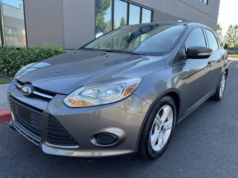 Used 2014 Ford Focus SE FWD image 1