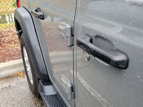 Used 2021 Jeep Wrangler Unlimited Sport image 15