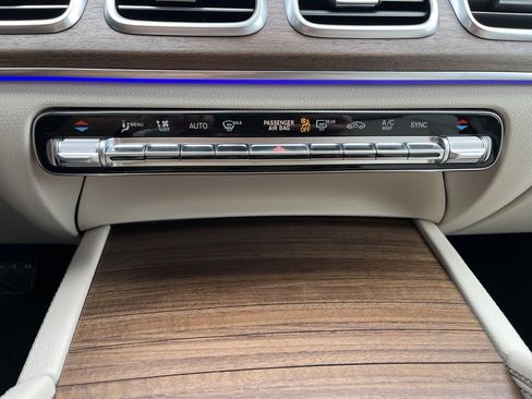 Certified 2025 Mercedes-Benz GLS 450 4MATIC image 41