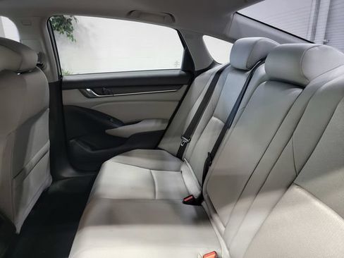Used 2018 Honda Accord EX image 14