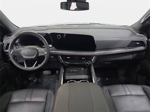 Used 2025 Chevrolet Suburban RST w/ Comfort Package image 10