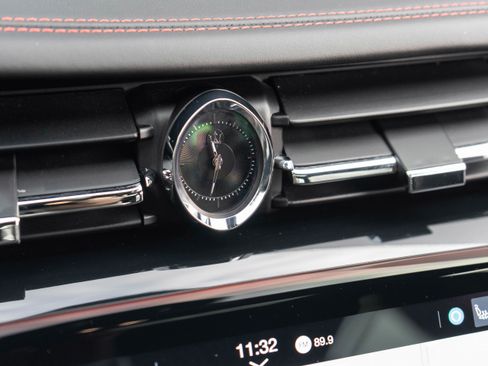 Used 2021 Maserati Quattroporte Trofeo image 16