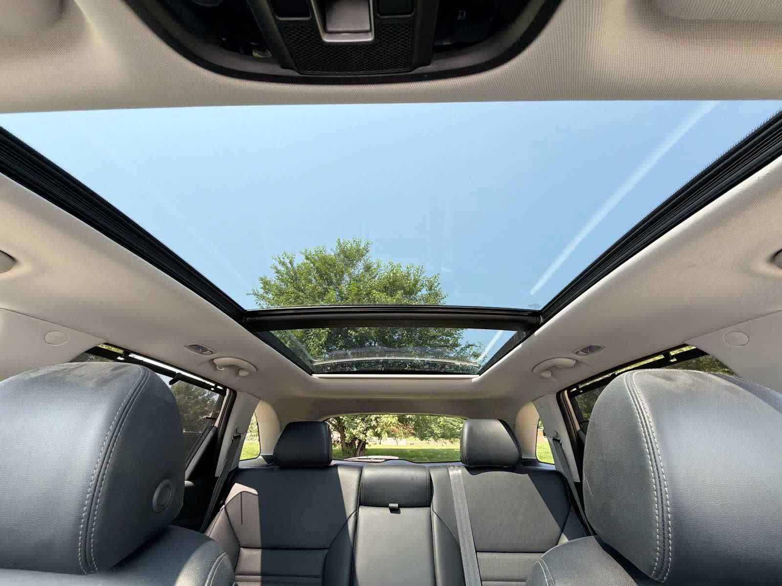 Used 2019 Kia Sorento SX w/ SX Touring Package AWD/4WD image 16