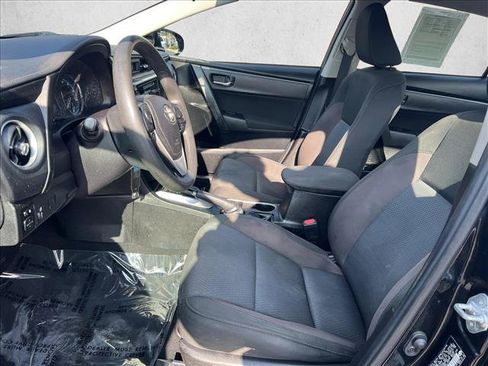 Used 2019 Toyota Corolla LE image 10