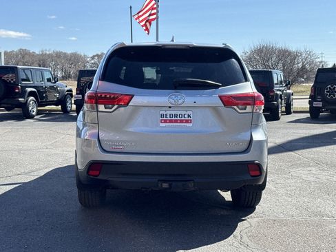 Used 2019 Toyota Highlander XLE image 6