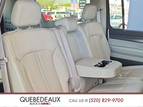 Used 2023 Jeep Wagoneer L Series II w/ Premium Group I AWD/4WD image 25