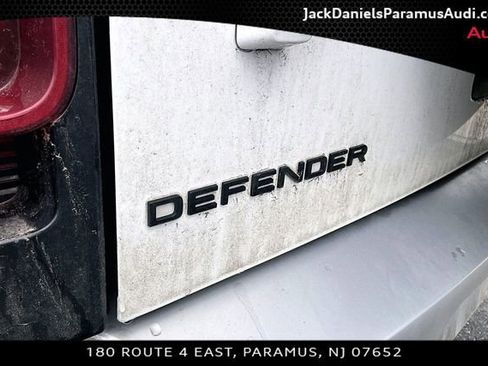 Used 2023 Land Rover Defender 90 S image 25