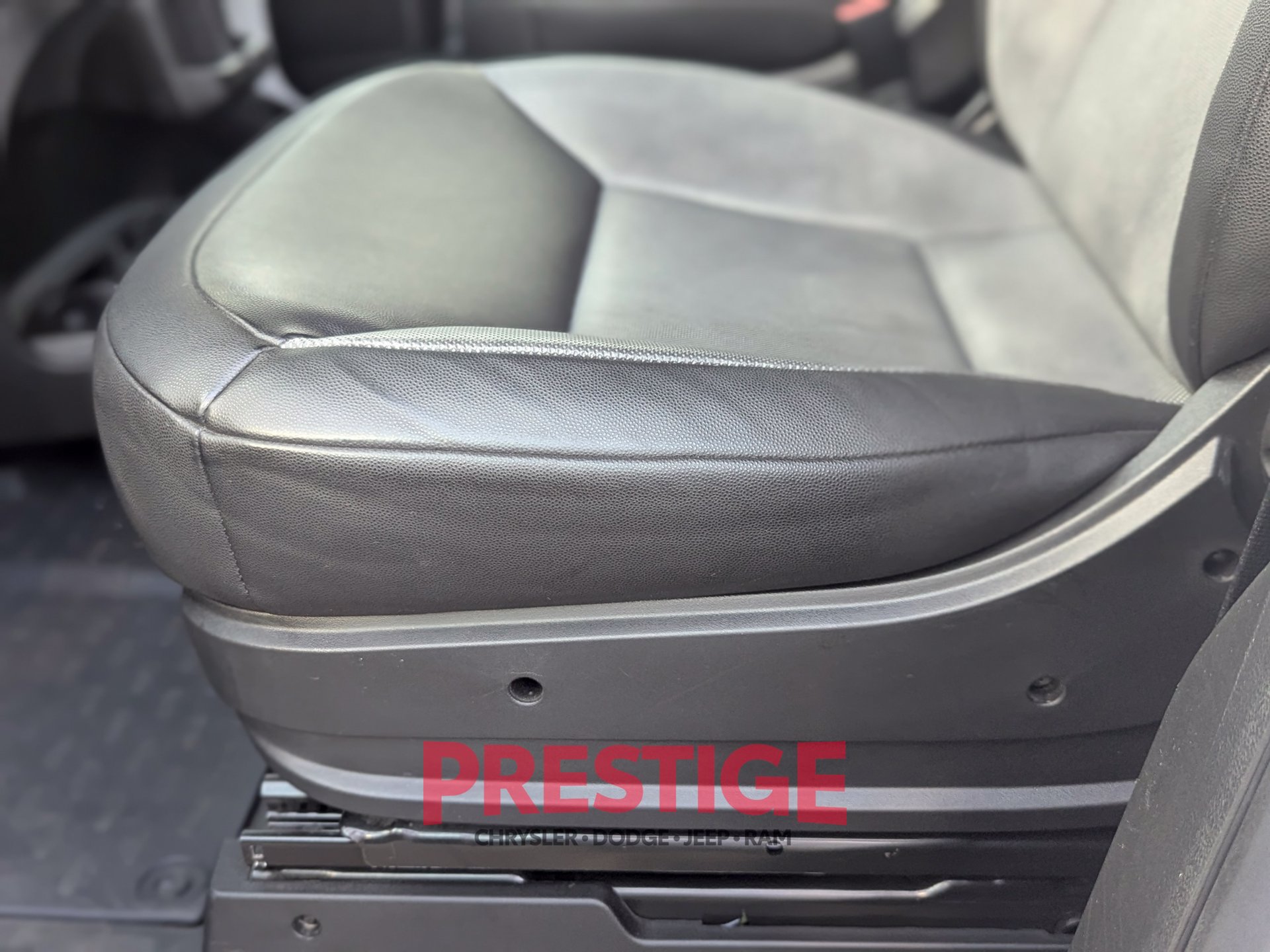 Used 2025 RAM ProMaster 2500 w/ Convenience Group FWD image 24