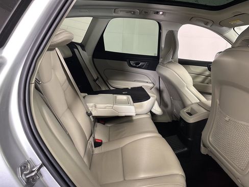 Used 2021 Volvo XC60 T8 Inscription Expression image 19