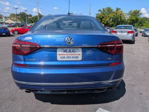 Used 2017 Volkswagen Passat 1.8T R-Line FWD image 5